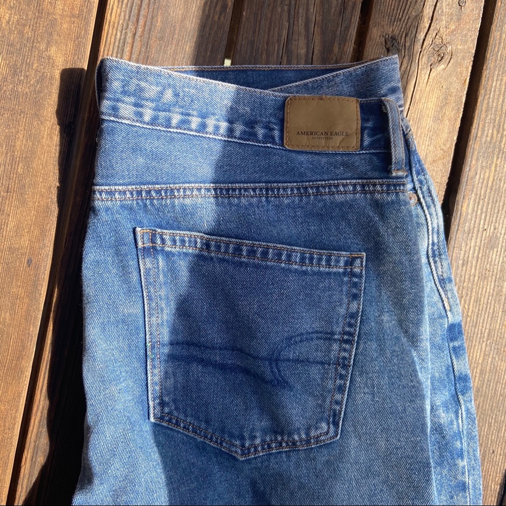 american eagle high waisted mom jeans - Picture 3 of 5